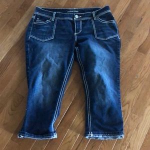 Maurice’s brand size 14 capris